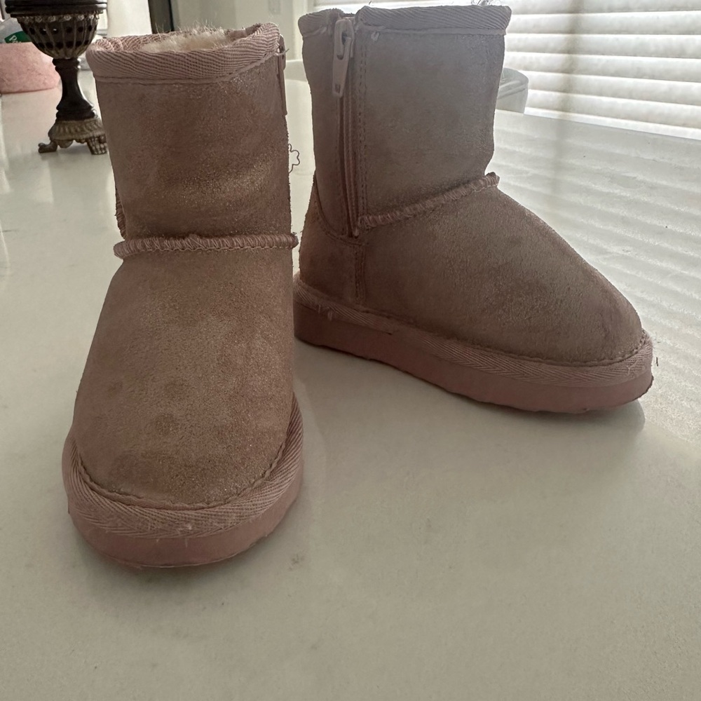 Bear paw Pink Suede Ankle Boots